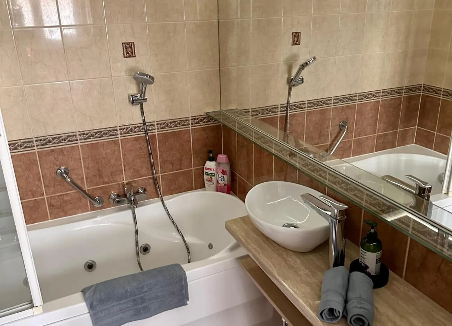 Apartament Lustrzany Centrum Warsaw 0*,  Poland